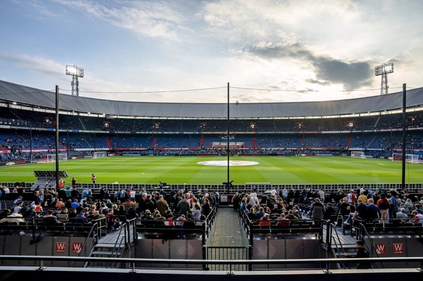 Foto: Feyenoord-directeur waarschuwt voor ‘CL-miljoenen’