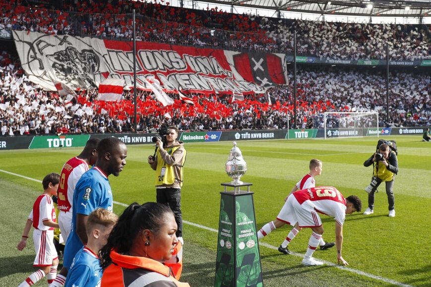 Foto: ‘Ajax-crisis krijgt nieuw hoofdstuk’