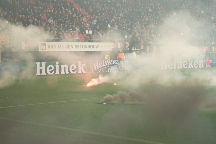 Foto: Voetballend Nederland maakt ‘idioten’ bij AZ – Heerenveen met grond gelijk