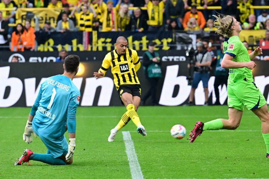Foto: Dortmund blijft dromen na zesklapper, Malen scoort