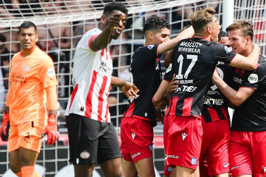 Foto: PSV ontsnapt met miraculeuze comeback tegen Heerenveen
