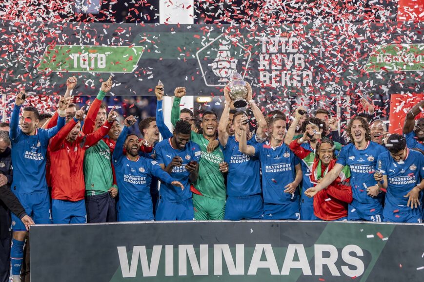Foto: PSV presenteert opvallend uitshirt voor volgend seizoen