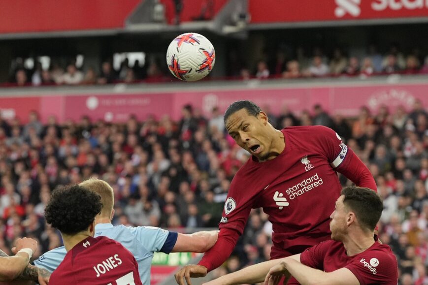 Foto: Liverpool daagt United uit, assist voor Van Dijk