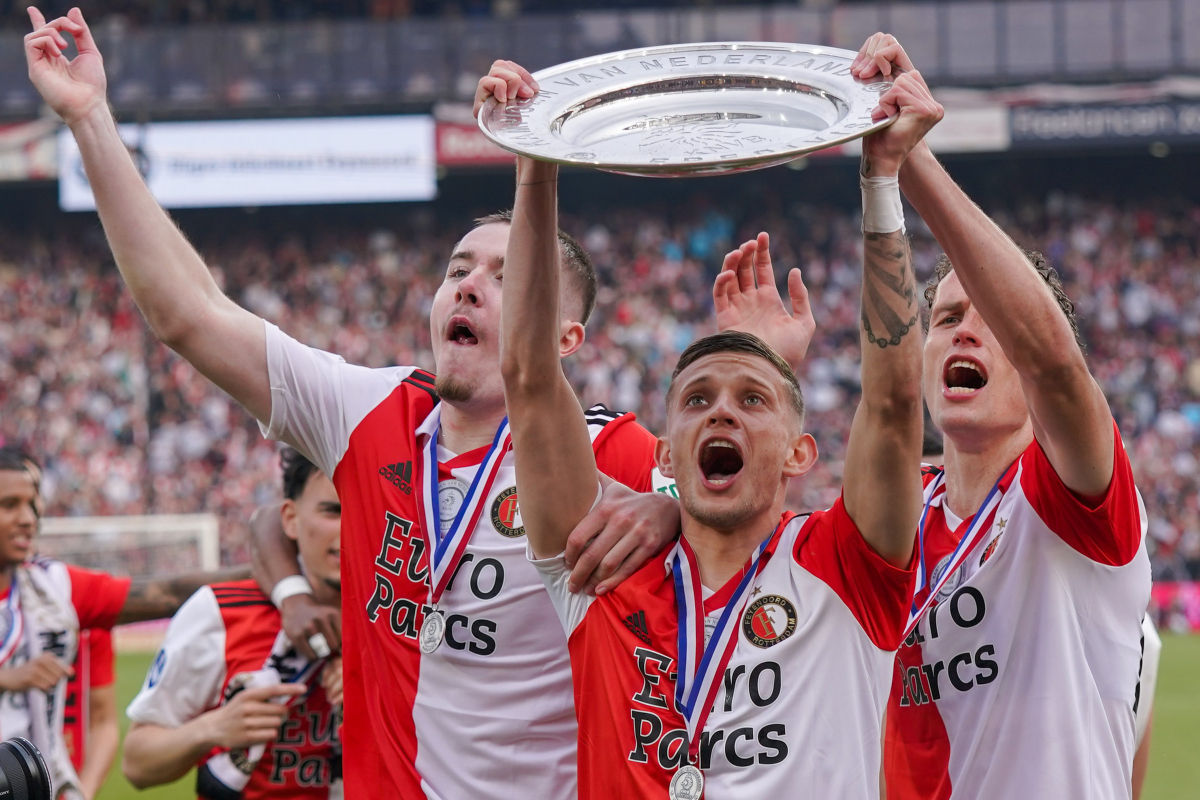 Kantoor Te Kloese: middenvelders Feyenoord staan te trappelen