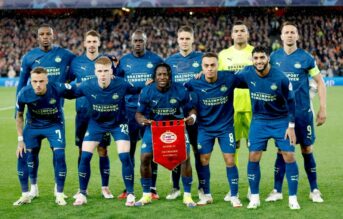 PSV op vroege achterstand bij Arsenal, Benítez gaat niet vrijuit