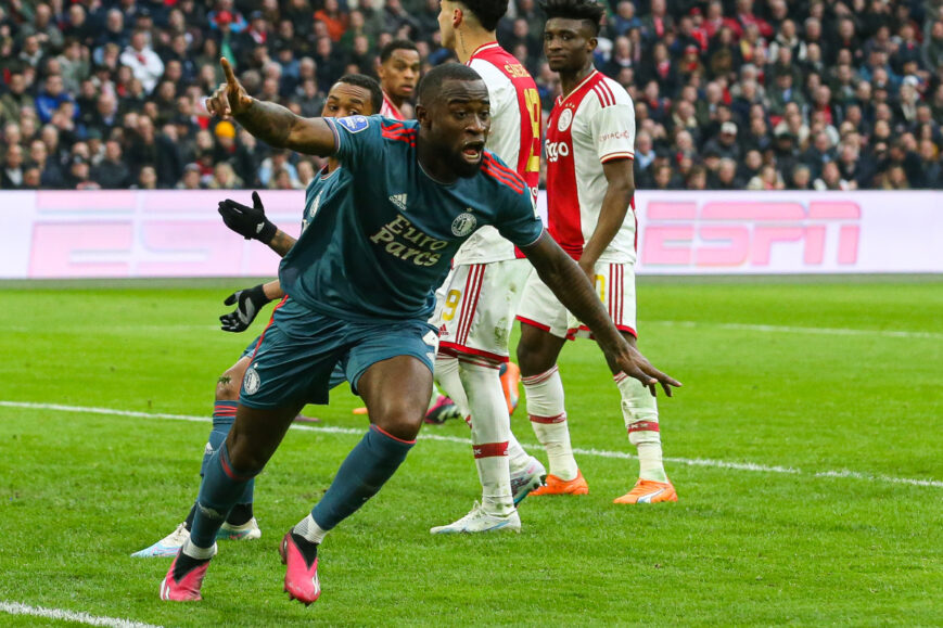 Foto: Duwt Feyenoord Ajax de afgrond in?