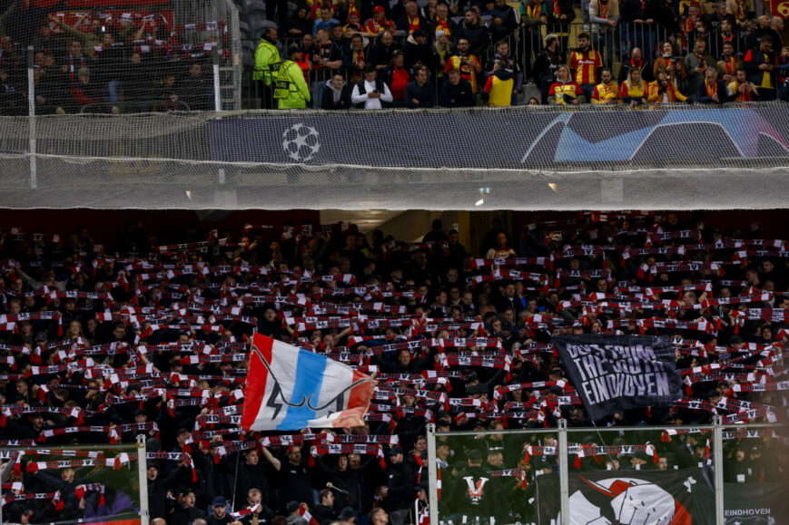 Foto: PSV krijgt straf van UEFA na ongeregeldheden in Lens te horen