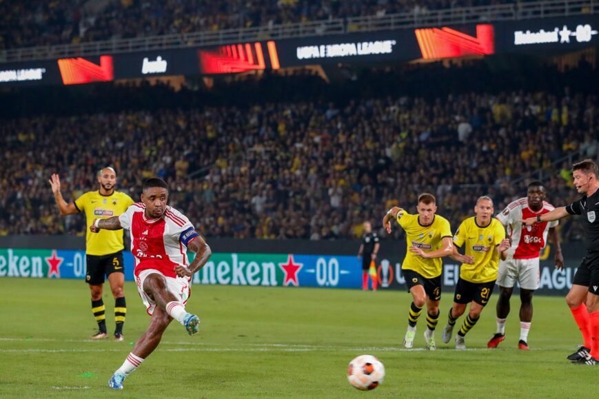 Foto: UEFA heeft straf in petto voor Ajax en Feyenoord