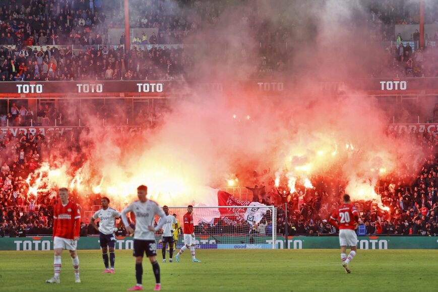 Vuurwerk bij PSV - Ajax