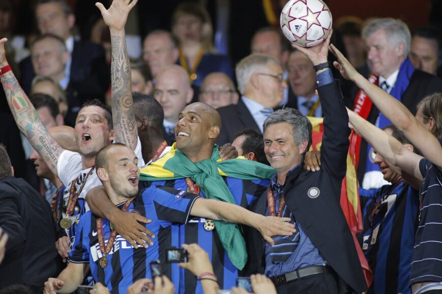 José Mourinho en Wesley Sneijder vieren de CL-winst van 2010