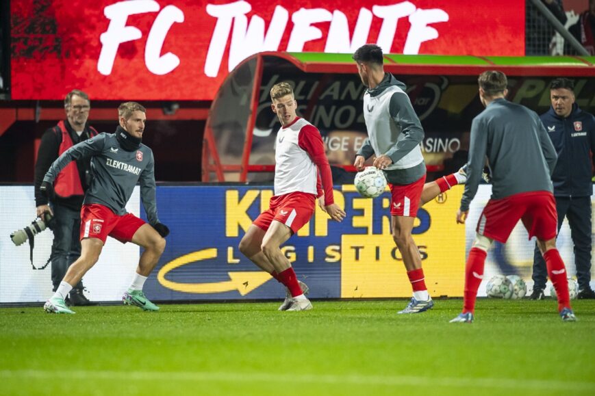 Foto: Kijkers Twente-PSV: ‘Misselijkmakende komediant’