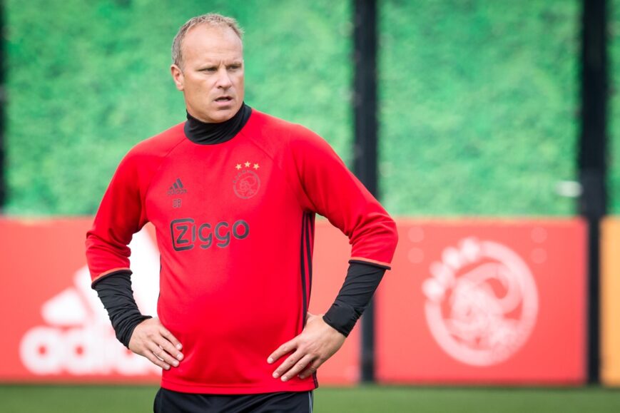 Foto: Bergkamp spreekt zich uit over Ajax-sollicitatie