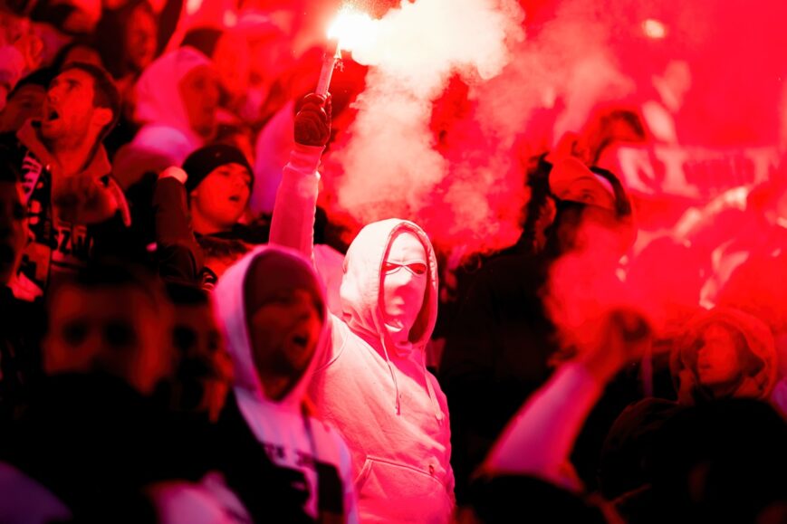 Foto: AZ-fans, opgepast: ‘Iedereen is bang voor Poolse hooligans’