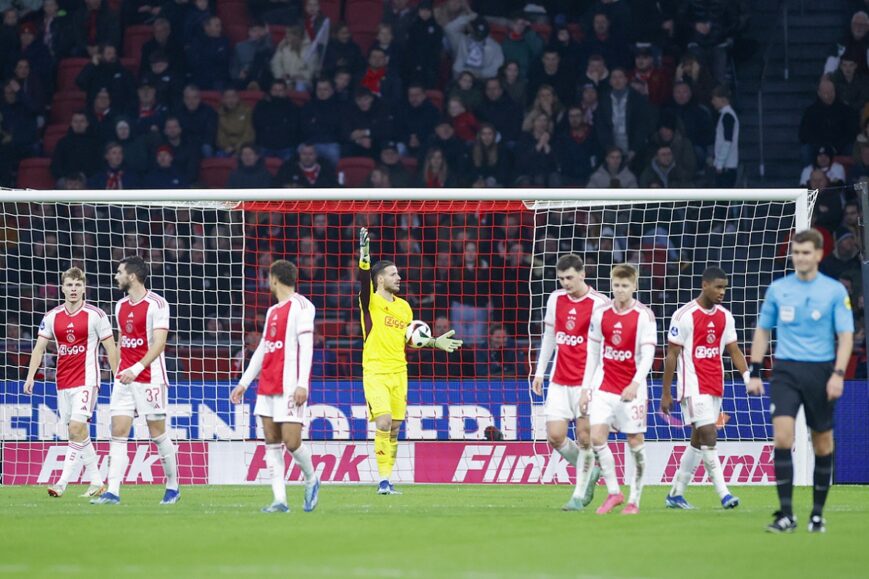 Foto: ‘Ajax kiest voor grote schoonmaak’