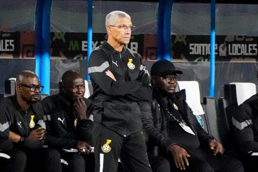 Foto: Bondscoach Ghana aangevallen door woeste fan na verlies in Afrika Cup