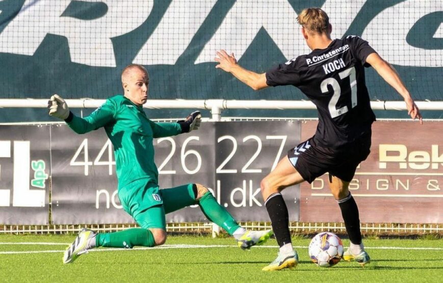Foto: Oud-Ajax-keeper staat op kruispunt: stoppen of doorgaan?