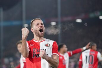 Feyenoord verslaat futloos AZ en bekert verder