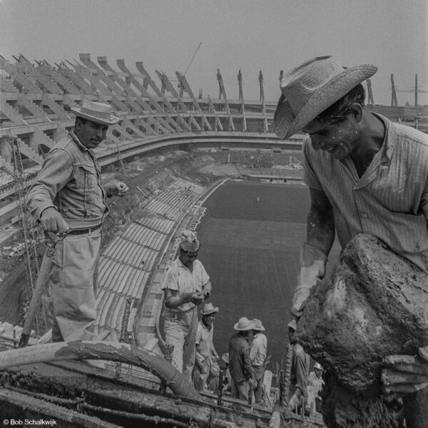 Foto: 10 historische foto’s van Estadio Azteca door een Nederlandse fotograaf