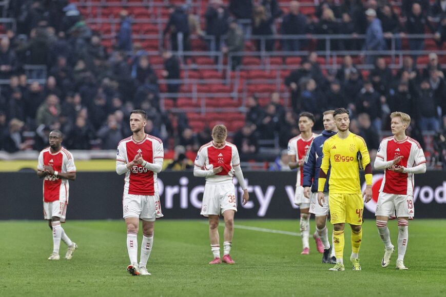 Foto: ‘Ajax-staf én selectie uitgespeeld’