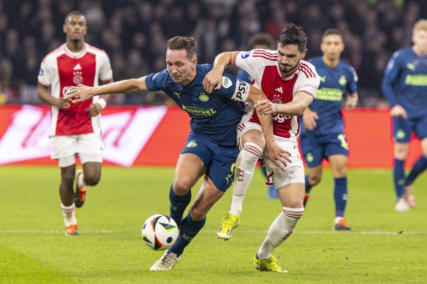 Foto: Geen winnaar bij Ajax-PSV, ‘plaaggeest’ De Jong wel dichtbij