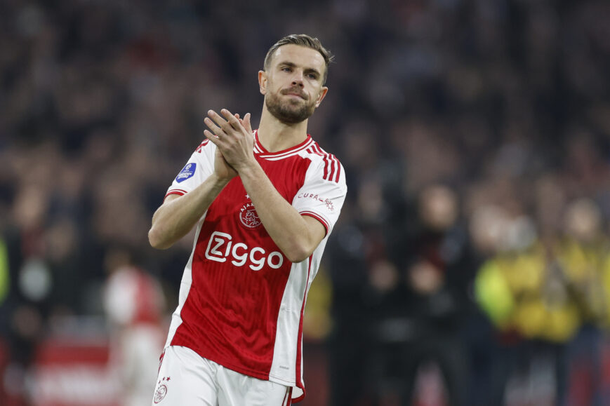 Foto: ‘Ajax-spelers moeten Henderson op vingers tikken voor bizarre actie’