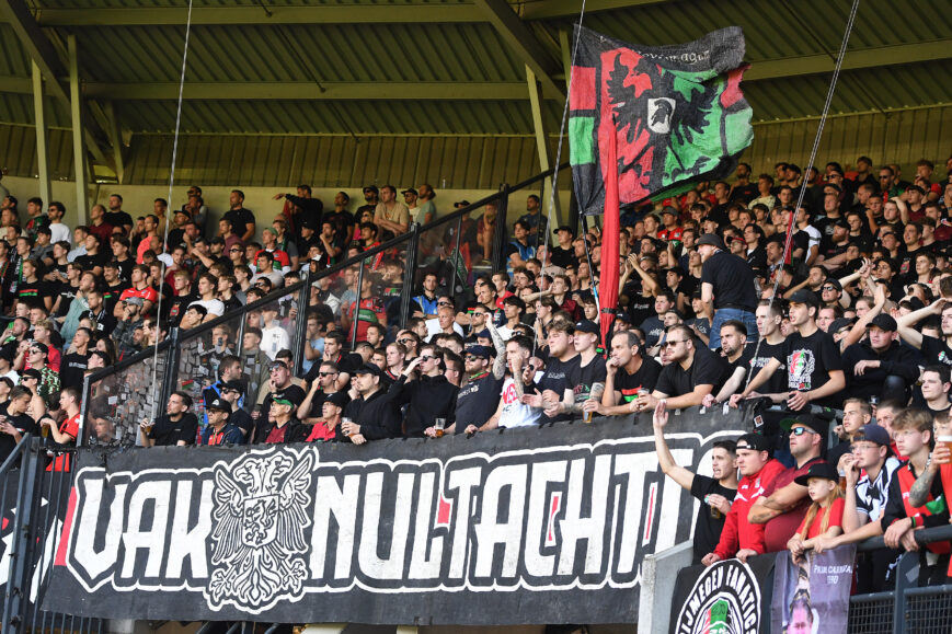 Foto: NEC-supporters furieus na Vitesse-besluit: “Zware competitievervalsing”