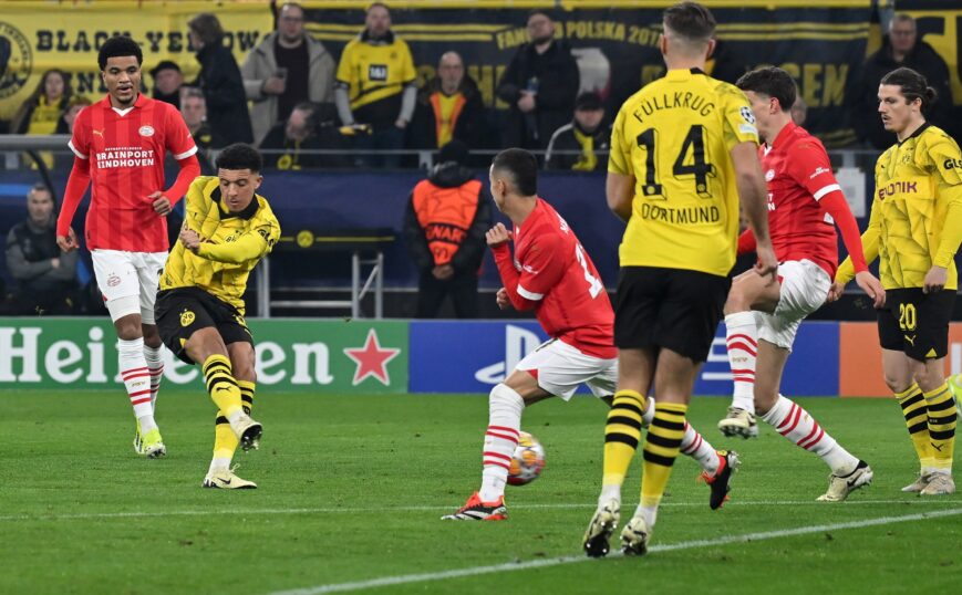 Foto: Horrorstart PSV tegen stormend Borussia Dortmund