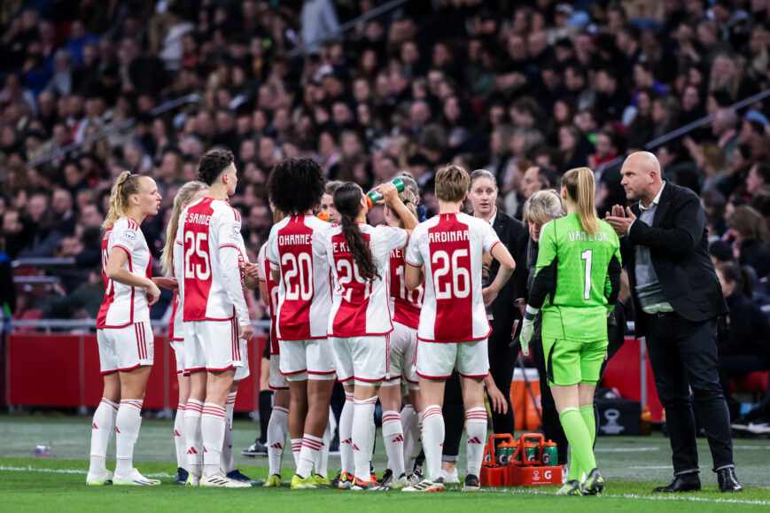 Foto: Ajax Vrouwen ondanks oorwassing ‘trots’ op prestatie