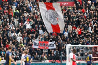 Ajax-aanhang toont loyaliteit na rampjaar