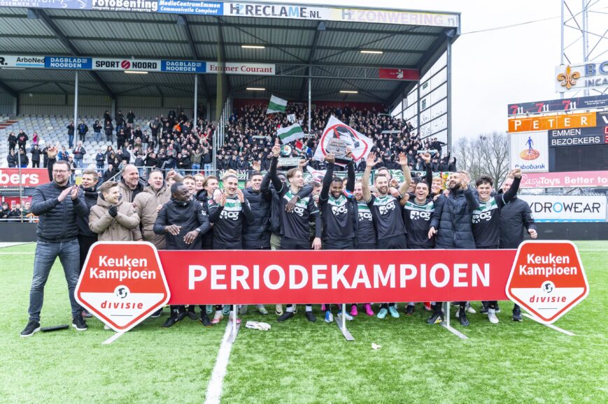 Foto: Winnen van periodetitel zelden zo timide gevierd als bij Groningen