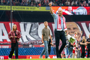 Geëmotioneerde Slot spreekt Feyenoord-fans toe