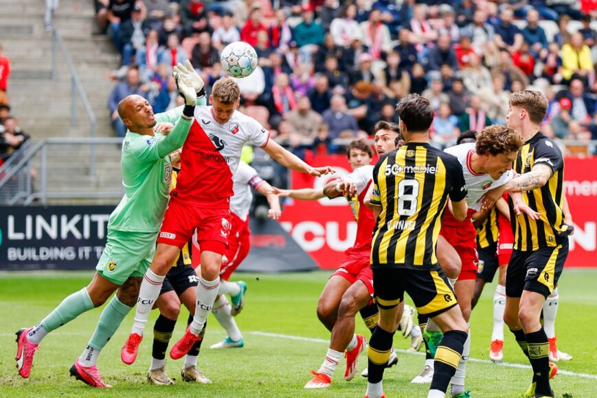Foto: FC Utrecht worstelt zich langs Vitesse