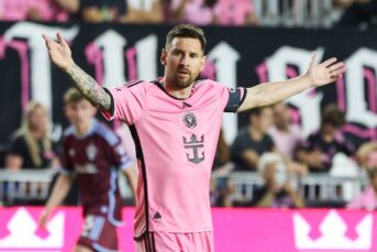 ‘Lionel Messi krijgt bezoek met Ajax-tintje’