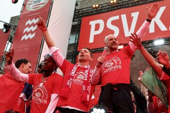 Bosz geniet van PSV-feest: “Niet normaal”